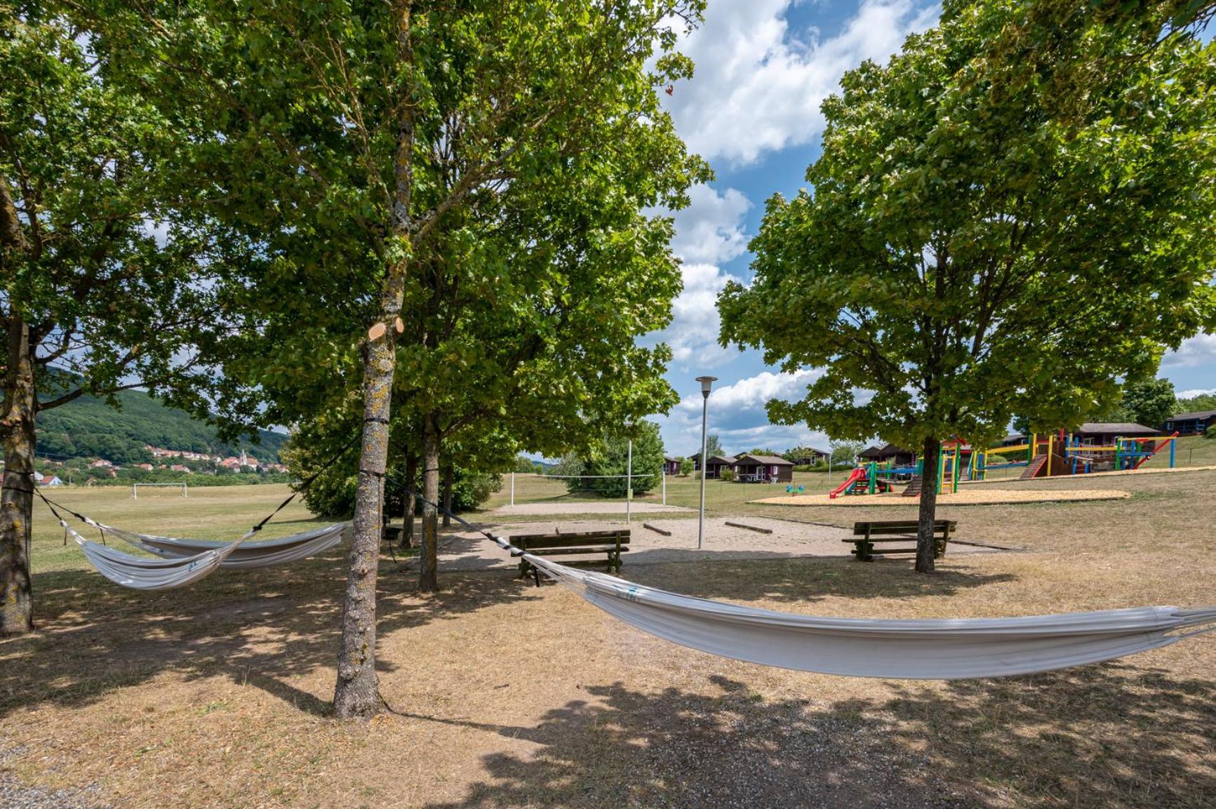 Camping Les Vosges Du Nord Oberbronn Exteriér fotografie
